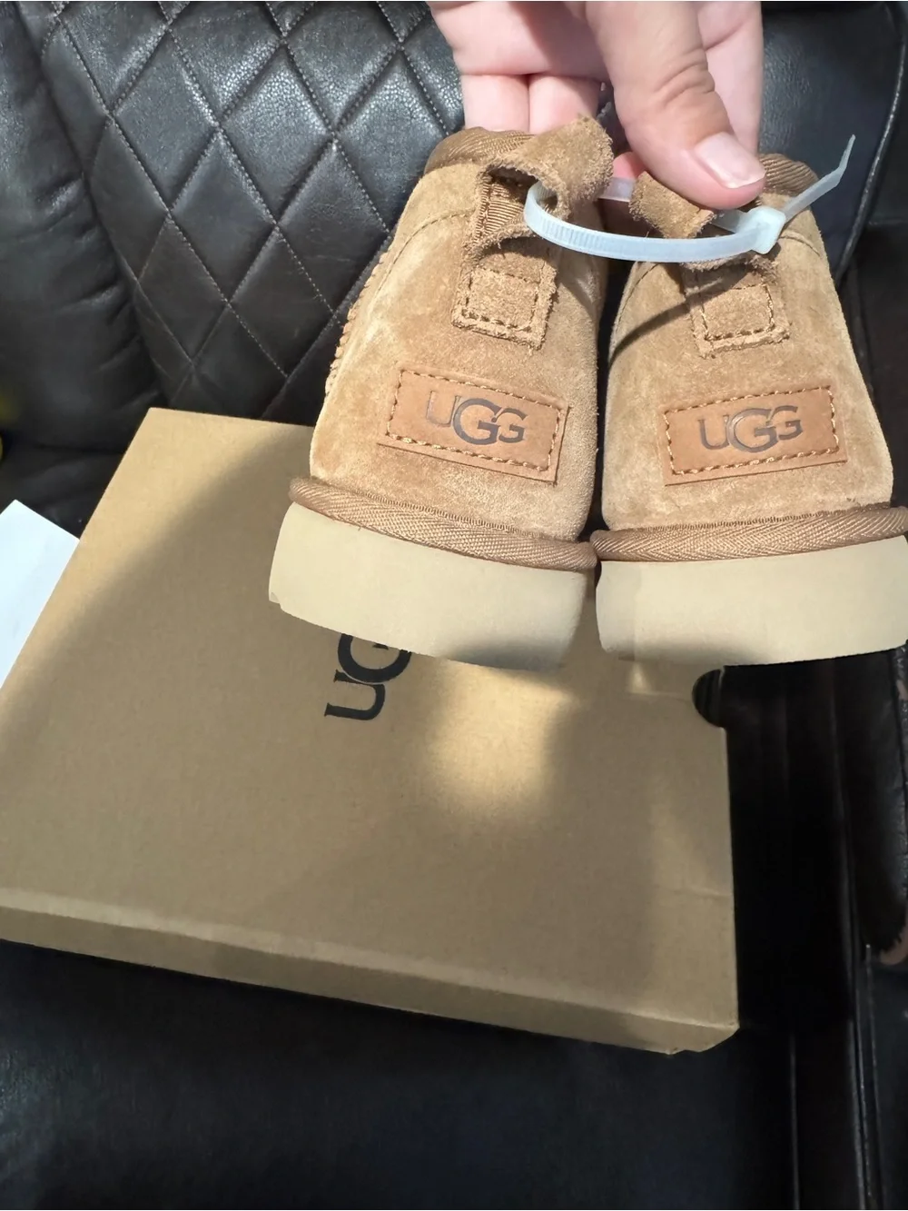 UGG Classic Ultra Mini Boots – Chestnut – Size 10 🤎